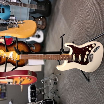 Fender Vintera Series Strat